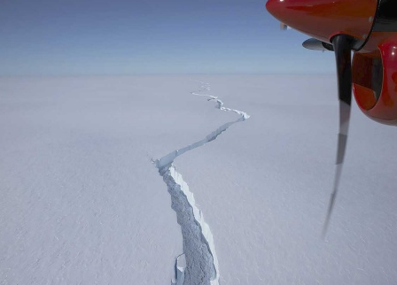 POR CAMBIO CLIMÁTICO, ICEBERG DEL TAMAÑO DE LONDRES SE DESPRENDE EN LA ANTÁRTIDA
