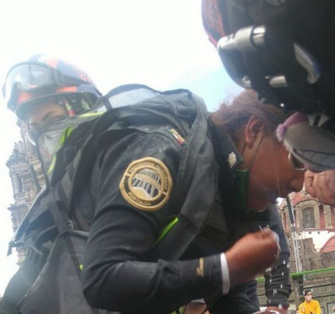VADALISMO EN MARCHA DE MUJERES EN CDMX; 15 MUJERES POLICÍAS HERIDAS