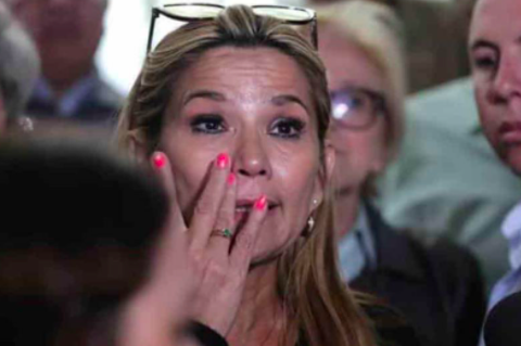 GIRAN ORDEN DE APREHENSIÓN CONTRA EX PRESIDENTA DE BOLIVIA POR TERRORISMO