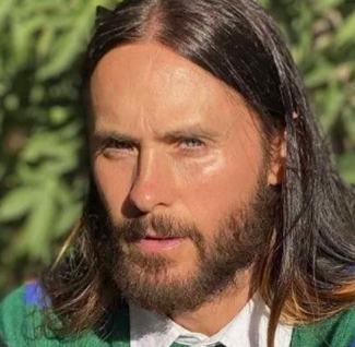 JARED LETO CAMBIA DE MANERA SORPRENDENTE PARA HOUSE OF GUCCI