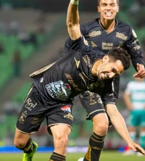 LEÓN RECUPERA TERRENO Y DERROTA A SANTOS LAGUNA
