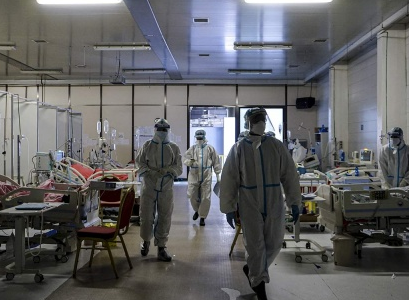 IMPLACABLE TERCERA OLA DE CONTAGIOS DE COVID EN EL MUNDO