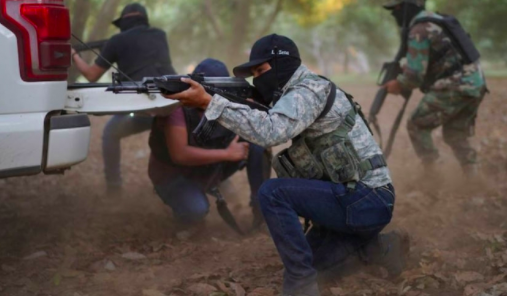 SE ENFRENTAN AUTODEFENSAS DE MICHOACÁN CON CARTEL JALISCO NUEVA GENERACIÓN