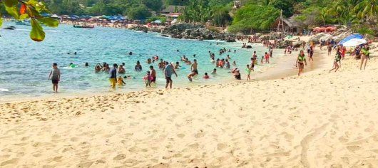 POR TERCERA OLA DE CONTAGIOS, CIERRAN PLAYAS Y LIMITAN TURISMO EN LA COSTA DE OAXACA