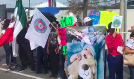 INCREPAN A AMLO EN CD. JUAREZ; PENSIONADOS DEL IMSS DEMANDAN PAGOS POR CESANTÍA Y VEJES