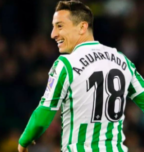 RECONOCEN JUGADORAS DEL BETIS GESTO AMABLE DE ANDRÉS GUARDADO