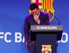TRAS SU SALIDA DEL BARCELONA, ARGENTINA SE ENTREGA A MESSI: ARRIBA CAMPEÓN, LE DICEN