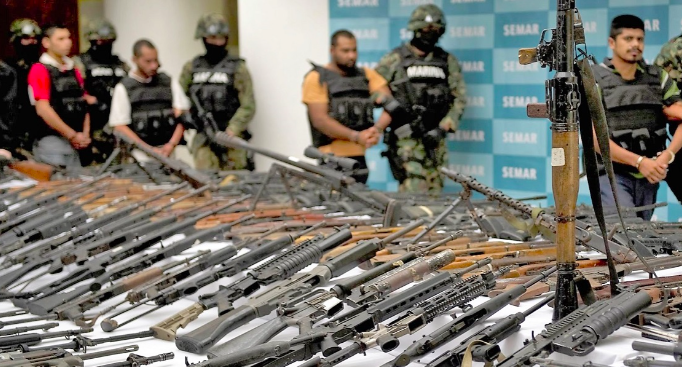 PIDE PAN QUE FGR INVESTIGUE TRÁFICO DE ARMAS Y EL CONTUBERNIO DE ADUANAS Y POLICIAS