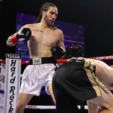 NIETO DE MOHAMED ALÍ DEBUTA CON TRIUNFO EN EL BOXEO PROFESIONAL