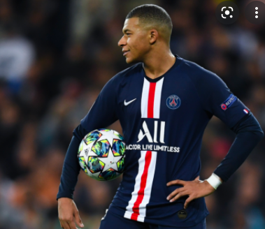 KYLIAN MBAPPÉ RECHAZA OFERTA DE 45 MILLONES DE EUROS PARA CONTINUAR CON EL PSG