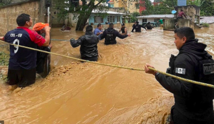 LEVANTAN CENSO PARA AYUDAR A DAMNIFICADOS DE ‘GRACE’ EN VERACRUZ, PUEBLA E HIDALGO