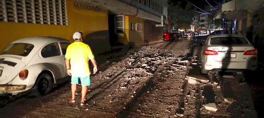 PÁNICO POR EL SISMO DE 7.1 GRADOS QUE SACUDIÓ A LA CDMX Y 10 ESTADOS