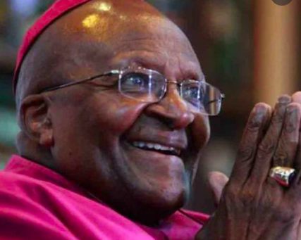MURIÓ DESMOND TUTU, NOBEL DE LA PAZ QUE LUCHÓ CONTRA EL APARTHEID
