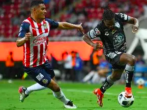 PACHUCA RIDCULIZA A CHIVAS; LE IMPONE UN 2 A 1