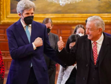 «Seguimiento» de EU a reforma eléctrica, pactan AMLO y Kerry