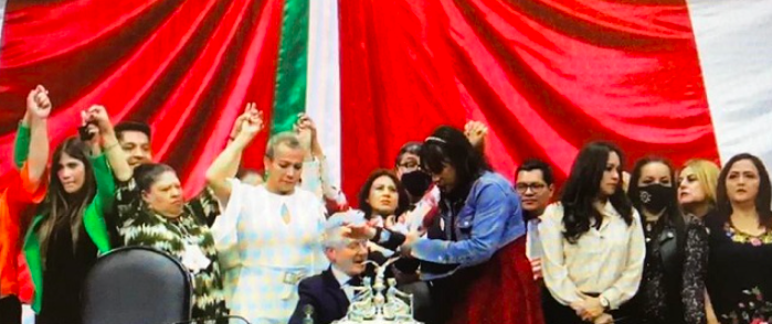 Quadri llama “señor” a diputada trans, y estas toman tribuna y arrebatan micrófono Creel Miranda, presidente en turno de la mesa directiva