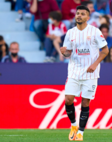 EL ‘TECATITO’ CORONA SE ESTRENA COMO GOLEADOR DEL SEVILLA CON DOBLETE