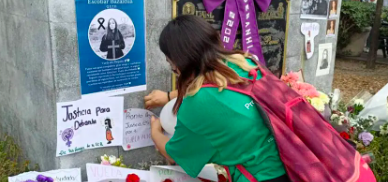 RINDEN HOMENAJE A DEBANHI ESCOBAR EN LA UANL￼