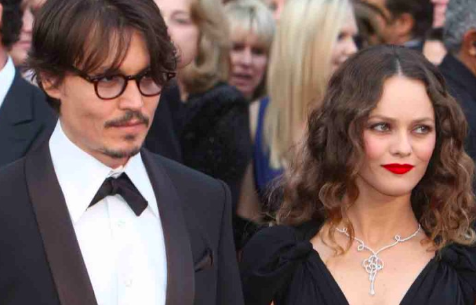 MUCHOS FAMOSOS APOYAN A JOHNNY DEPP EN SU JUICIO CON AMBER HEARD