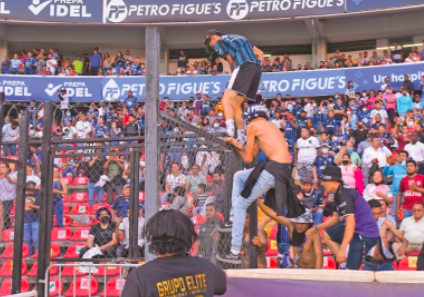 PRESENTAN INICIATIVA DE “LEY ANTIBARRAS” PARA CASTIGAR CON CÁRCEL LA VIOLENCIA EN LOS ESTADIOS