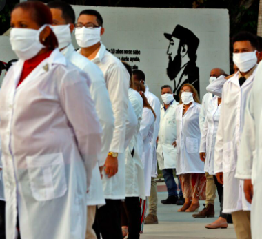 MÉXICO CONTRATARÁ 500 MÉDICOS CUBANOS PARA SUPERAR «DÉFICIT» DE ESPECIALISTAS