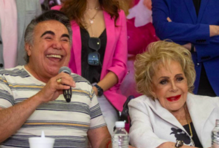 REGRESÓ SILVIA PINAL AL TEATRO TRAS AUSENTARSE POR ENFERMEDAD