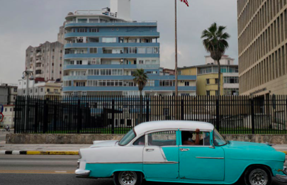 JOE BIDEN AUTORIZA VIAJES EN GRUPO A CUBA Y ELIMINA LÍMITE DE REMESAS