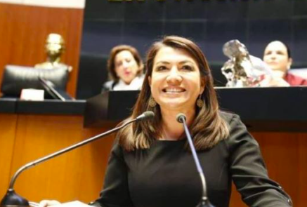 LEGISLADORES DEL PAN EXIGEN CANCELAR CONTRATACIÓN DE MÉDICOS CUBANOS ￼