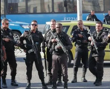 OPERATIVO CONTRA NARCOTRAFICANTES DEJA 12 MUERTOS EN RIO DE JANEIRO