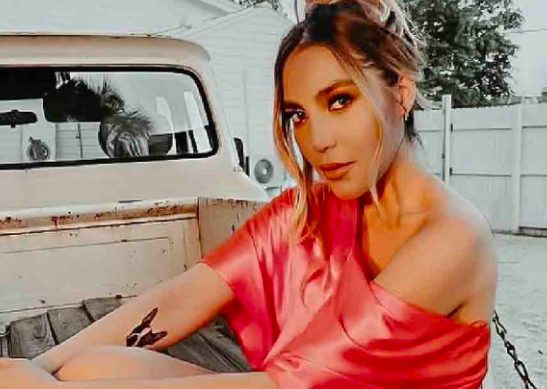 FRIDA SOFÍA PRESUME A UN NUEVO AMOR EN MEDIO DE LA DISPUTA CON SU ABUELO