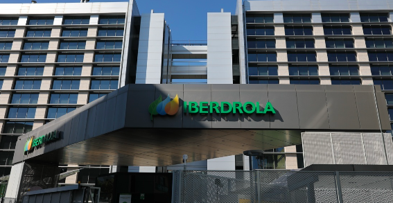 IBERDROLA RECURRE AL AMPARO POR OTRA RESOLUCIÓN DE LA CRE￼
