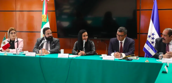 DELEGACIÓN DEL CONGRESO DE HONDURAS SE REUNIÓ CON FUNCIONARIOS DE LA CÁMARA DE DIPUTADOS￼