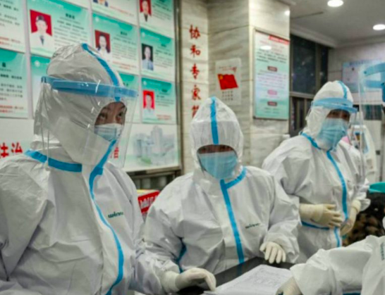 China aprueba uso de un medicamento contra VIH para tratar Covid-19