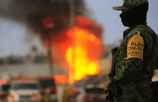 Huachigaseros y policías protagonizan balacera en Puebla
