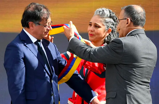 GUSTAVO PETRO ES INVESTIDO COMO PRESIDENTE DE COLOMBIA￼