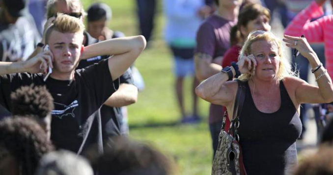 POR TIROTEOS CONSTANTES, AUTORIZAN A ESCUELAS TENER ‘ARSENAL’