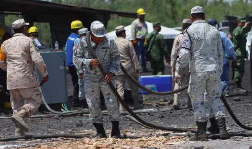 BAJA NIVEL DE AGUA EN MINA DE COAHUILA, PERO NO LOGRAN RESCATAR A MINEROS￼