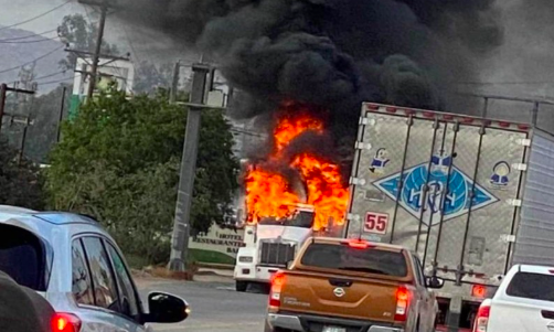 EN BAJA CALIFORNIA SIGUEN QUEMAS DE AUTOS PESE A LLEGADA DEL EJÉRCITO Y LA GN