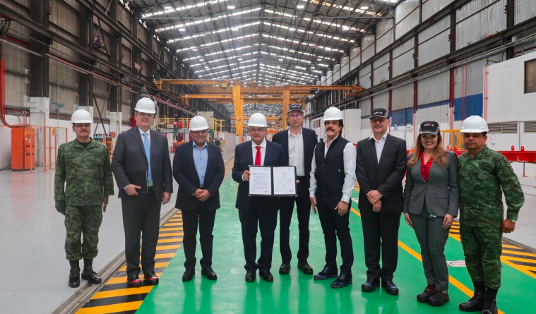 EN VIAJE SORPRESA A HIDALGO, AMLO SUPERVISA EL AVANCE DE VAGONES DEL TREN MAYA￼￼