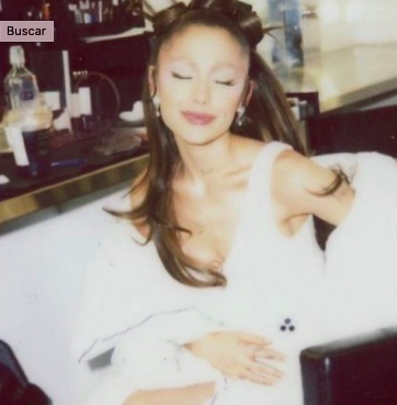 FANS SEÑALAN A NICKELODEON POR INFANTILIZAR A ARIANA GRANDE EN SUS SHOWS