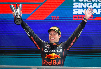 EL PILOTO MEXICANO ‘CHECO’ PÉREZ GANA EL GP DE SINGAPUR￼￼