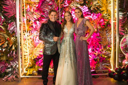 ERNESTO LAGUARDIA VUELVE A BAILAR “QUINCEAÑERA”, PERO AHORA CON SU HIJA