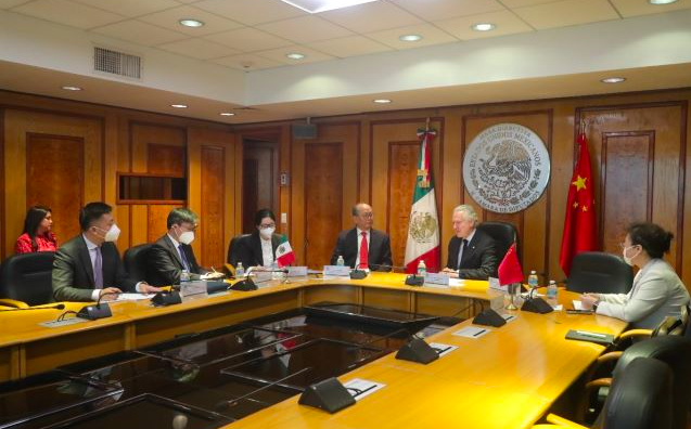 EL DIPUTADO SANTIAGO CREEL RECIBIÓ AL REPRESENTANTE DEL GOBIERNO DE CHINA, QIU XIAOQI￼