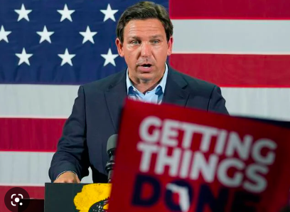 RELIGEN A LOS REPUBLICANOS ABBOTT EN TEXAS Y A DESANTIS EN FLORIDA