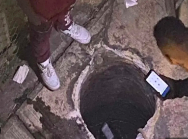 Despiden a hermanas que murieron tras caer a coladera previo a concierto de Zoé en CdMx