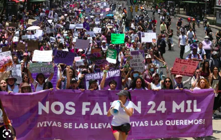 MARCHAN EN CDMX Y OTRAS ENTIDADES DEL PAÍS EN PROTESTA POR LA VIOLENCIA CONTRA LA MUJER