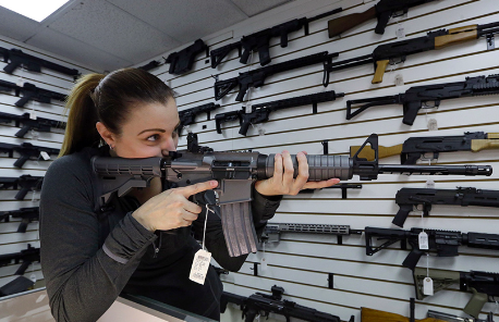 MÁS DE 6 MILLONES DE PERSONAS EN ESTADOS UNIDOS PORTAN ARMAS DE FUEGO CARGADAS