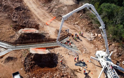 OBRAS DEL TREN MAYA AVANZAN INCLUSO EN LA NOCHE PARA INAUGURARSE EN 2023: AMLO