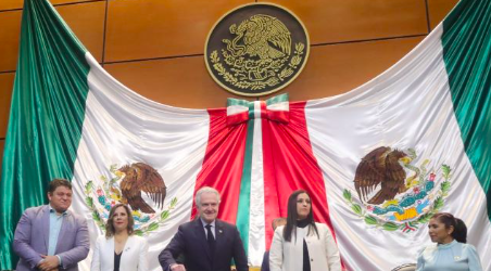 EL DIPUTADO SANTIAGO CREEL DECLARA INSTALADA LA COMISIÓN PERMANENTE
