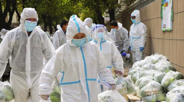 AUMENTO DE CASOS COVID DESBORDA CREMATORIOS EN PEKÍN, DICEN TRABAJADORES